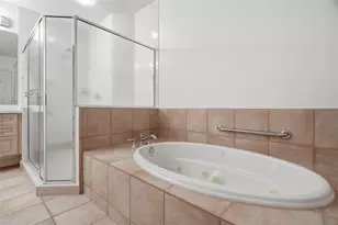 288 Beach Dr NE, Saint Petersburg, FL 33701 - Photo 25