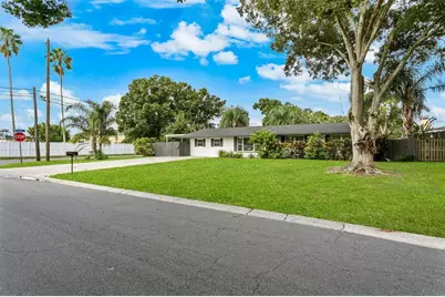 412 Deville Drive E, Largo, FL 33771 - Photo 3