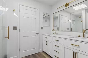 275 Capri Cir N, Treasure Island, FL 33706 - Photo 17