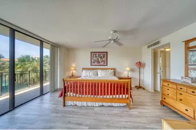 7600 Bayshore Drive #202, Treasure Island, FL 33706 - Photo 21