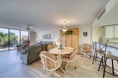 7600 Bayshore Drive #202, Treasure Island, FL 33706 - Photo 11