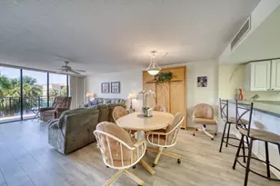 7600 Bayshore Dr, Treasure Island, FL 33706 - Photo 11