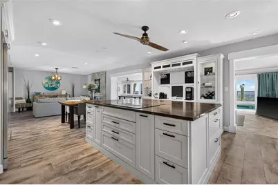 2480 E Bay Isle Drive SE, Saint Petersburg, FL 33705 - Photo 17