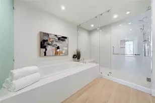 301 1st St S, Saint Petersburg, FL 33701 - Photo 27