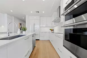 301 1st St S, Saint Petersburg, FL 33701 - Photo 11