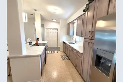 137 Midway Island, Clearwater, FL 33767 - Photo 5