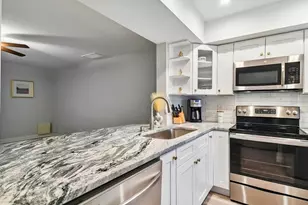 14027 Notreville Way, Tampa, FL 33624 - Photo 7