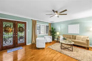 146 Giralda Blvd NE, Saint Petersburg, FL 33704 - Photo 3