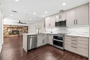 844 87th Ave N, Saint Petersburg, FL 33702 - Photo 3