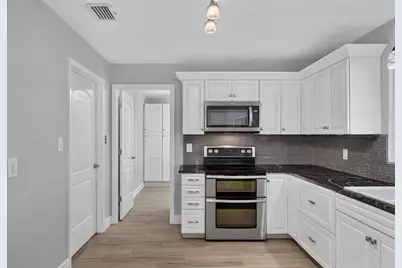 5191 41st Street S, Saint Petersburg, FL 33711 - Photo 11