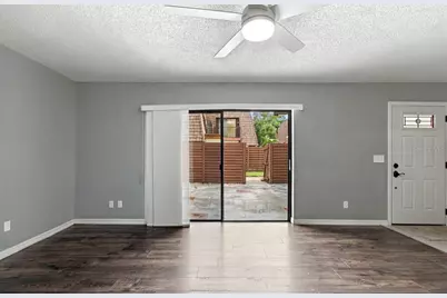 15431 W Pond Woods Drive #15431, Tampa, FL 33618 - Photo 7