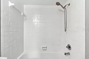 15431 W Pond Woods Dr, Tampa, FL 33618 - Photo 39