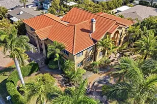 303 Sunny Ln, Belleair, FL 33756 - Photo 9