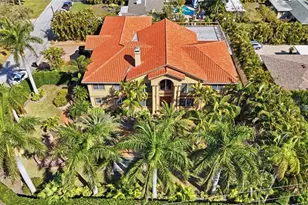 303 Sunny Ln, Belleair, FL 33756 - Photo 11