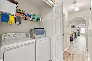 4709 Ashburn Pond Way, Tampa, FL 33610 - Photo 9
