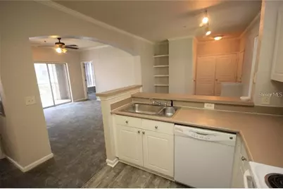9401 Crescent Loop Circle #103, Tampa, FL 33619 - Photo 7