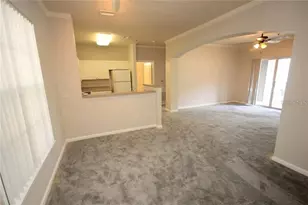 9401 Crescent Loop Cir, Tampa, FL 33619 - Photo 9