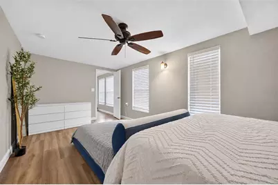 9398 Sun Isle Drive NE, Saint Petersburg, FL 33702 - Photo 11