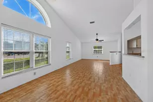12007 Misty Brook Ct, Tampa, FL 33635 - Photo 7