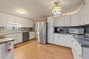 3207 Brewster Dr, Holiday, FL 34690 - Photo 13