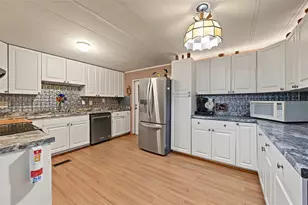 3207 Brewster Dr, Holiday, FL 34690 - Photo 11