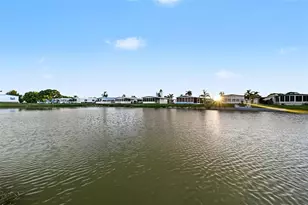 3207 Brewster Dr, Holiday, FL 34690 - Photo 35