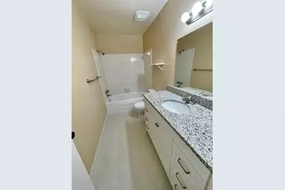 9960 5th Street N #301, Saint Petersburg, FL 33702 - Photo 5