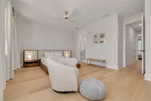 233 8th St N, Saint Petersburg, FL 33701 - Photo 21