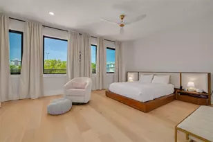 233 8th St N, Saint Petersburg, FL 33701 - Photo 19