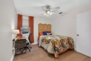 3721 Village Estates Pl, Tampa, FL 33618 - Photo 17