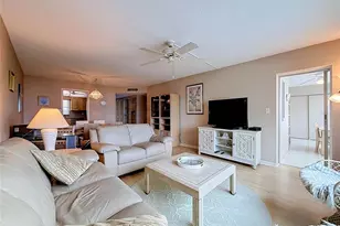 4550 Cove Cir, Saint Petersburg, FL 33708 - Photo 21