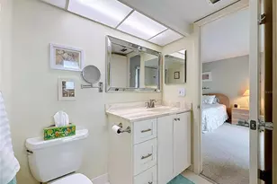 4550 Cove Cir, Saint Petersburg, FL 33708 - Photo 33