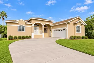 7380 Pebble Beach Ln, Seminole, FL 33777 - Photo 1