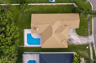 7380 Pebble Beach Ln, Seminole, FL 33777 - Photo 3