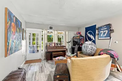 10803 N Oregon Circle, Tampa, FL 33612 - Photo 5