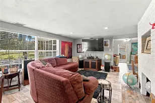 10803 N Oregon Cir, Tampa, FL 33612 - Photo 13
