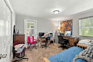 10803 N Oregon Cir, Tampa, FL 33612 - Photo 17