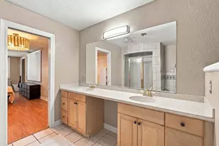 3909 W Powhatan Ave, Tampa, FL 33614 - Photo 15