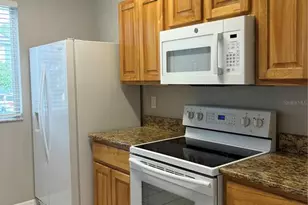 18143 Paradise Point Dr, Tampa, FL 33647 - Photo 11
