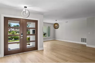 4995 58th Avenue S, Saint Petersburg, FL 33715 - Photo 9