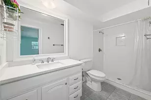 14036 Thacher Ave, Largo, FL 33774 - Photo 17