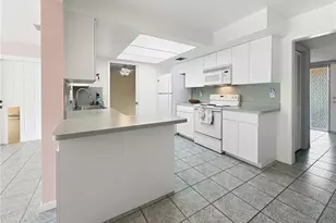 14036 Thacher Ave, Largo, FL 33774 - Photo 11