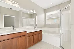 1028 Appian Pl, Wesley Chapel, FL 33543 - Photo 25