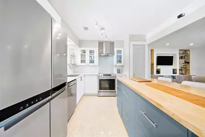 3800 Beach Drive SE, Saint Petersburg, FL 33705 - Photo 11
