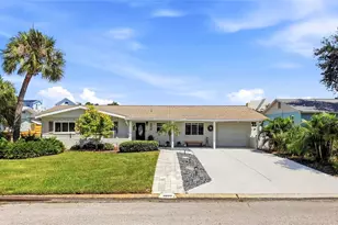 3800 Beach Dr SE, Saint Petersburg, FL 33705 - Photo 1