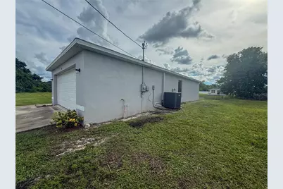 514 NE 5th Place, Cape Coral, FL 33909 - Photo 23