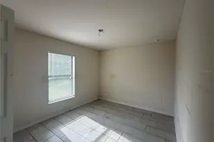 514 NE 5th Pl, Cape Coral, FL 33909 - Photo 11