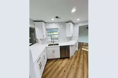 12195 71st Way, Largo, FL 33773 - Photo 9