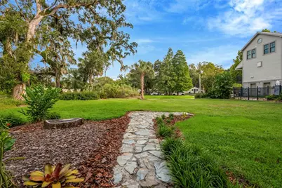 1214 E Park Cir, Tampa, FL 33604 - Photo 11