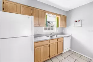 8218 11th St N, Saint Petersburg, FL 33702 - Photo 7